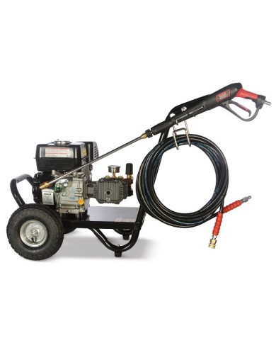 hidrolavadora POWERBLAST  PB-2200-6.5Kcon motor  a gasolina de 6.5hp.